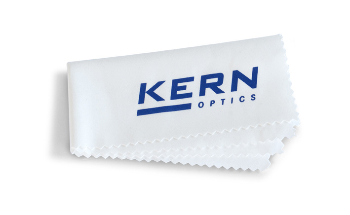 Cleaning microscopes wipe